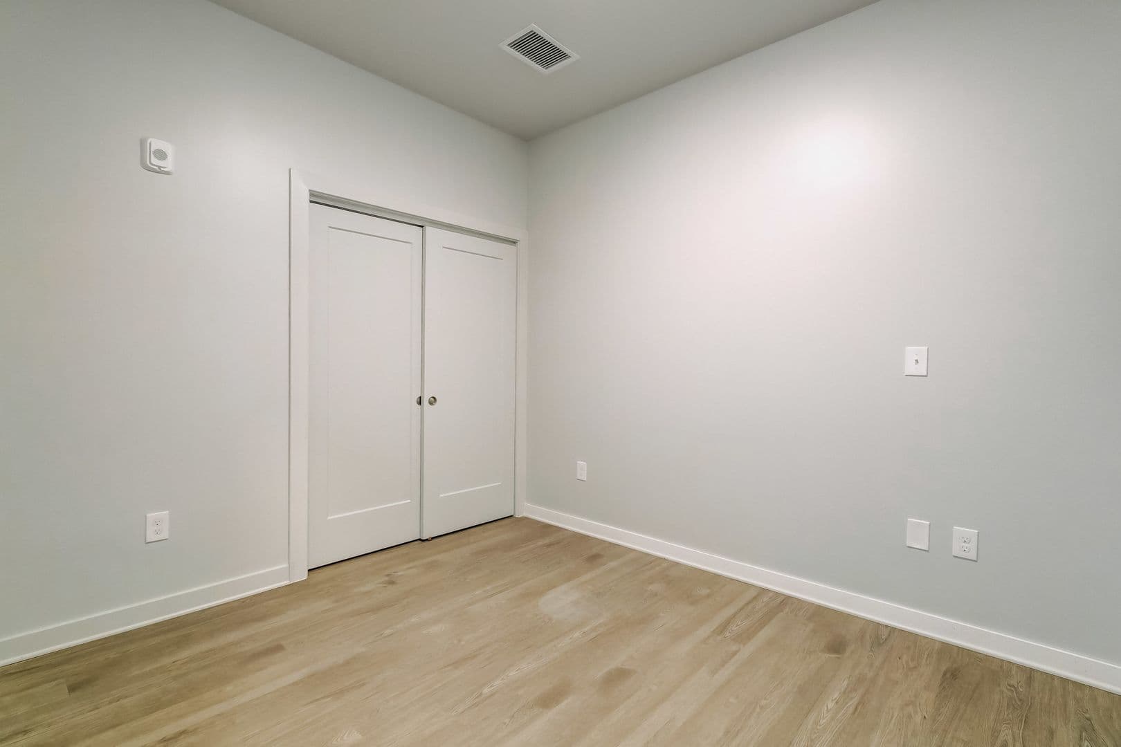 Baltimore Apartment: 115 W Hamburg