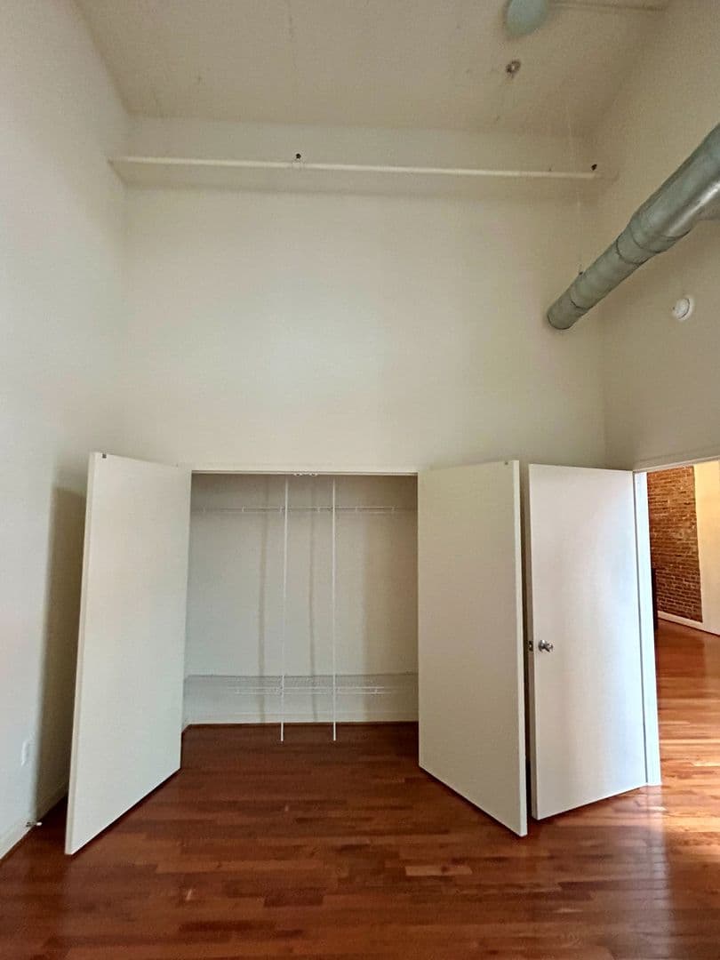 Baltimore Apartment: 311 W Baltimore St