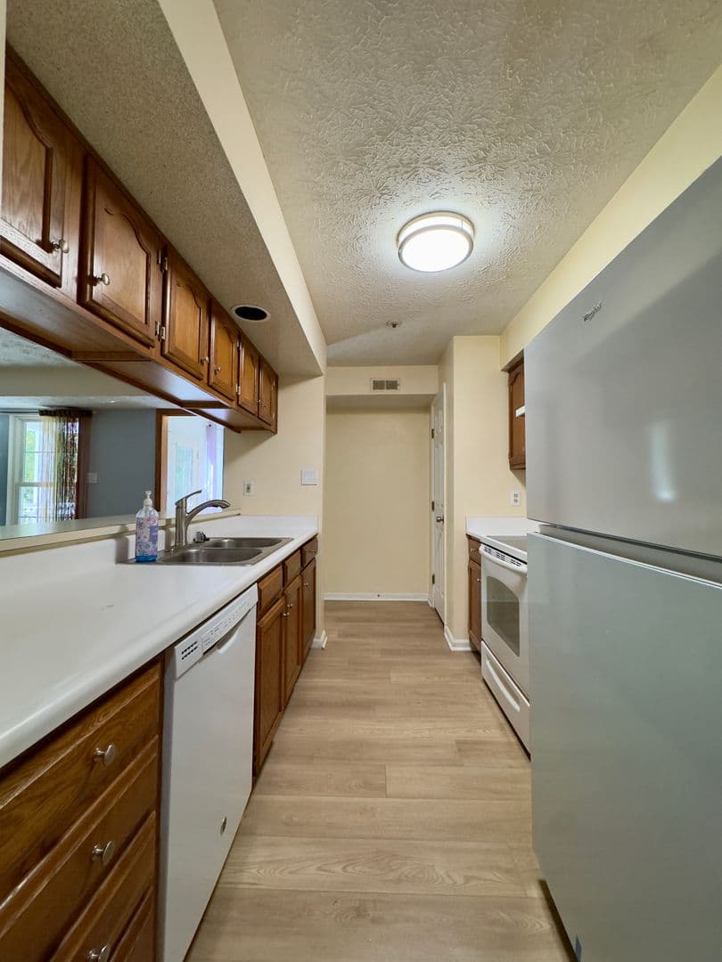 Pikesville Condo: 1458 Greenbriar Cr