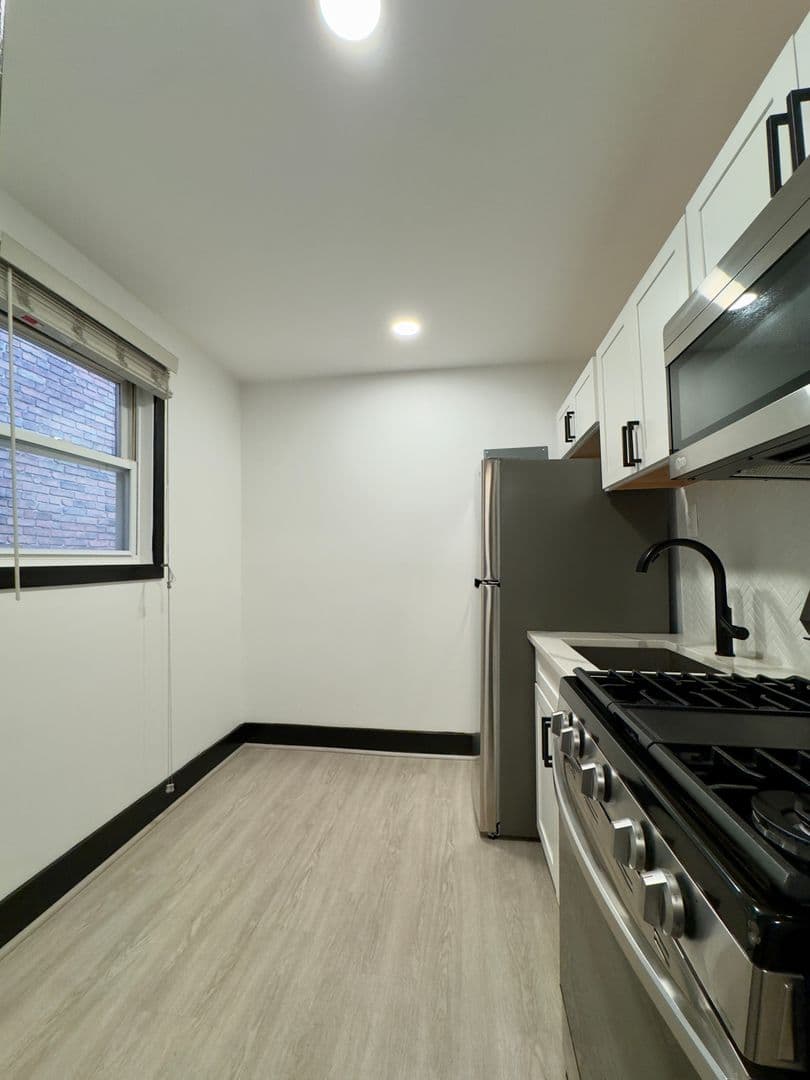 Baltimore Apartment: 816 Park Ave