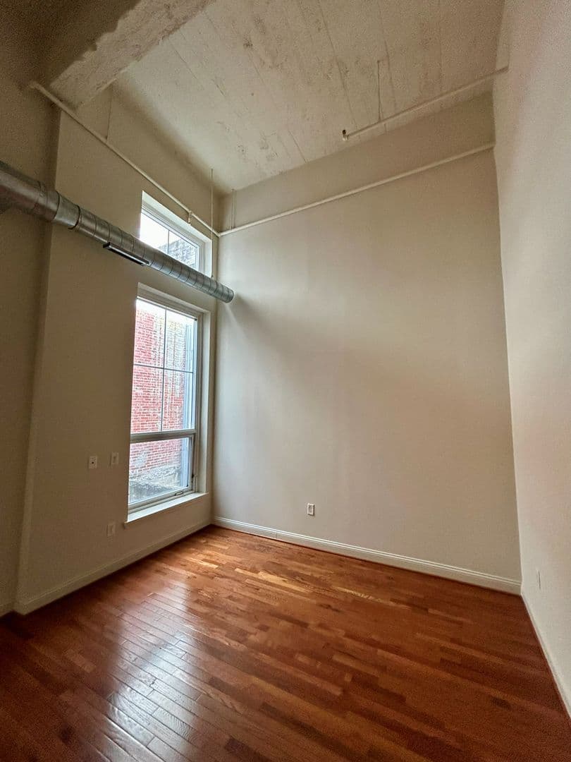 Baltimore Apartment: 311 W Baltimore St