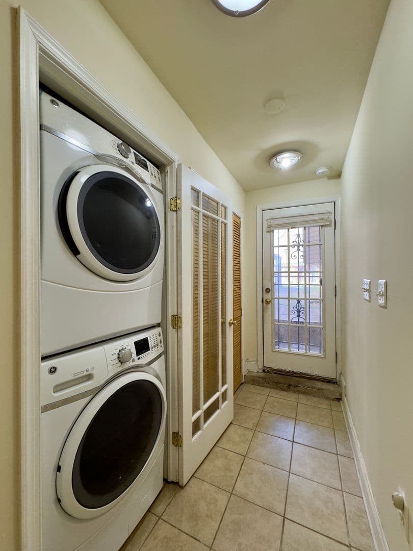 Baltimore Apartment: 2401 Brookfield Ave