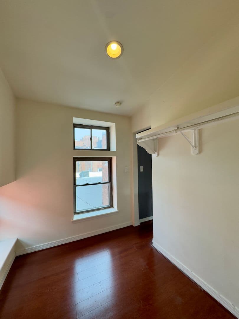 Baltimore Apartment: 906 & 935 Saint Paul Street
