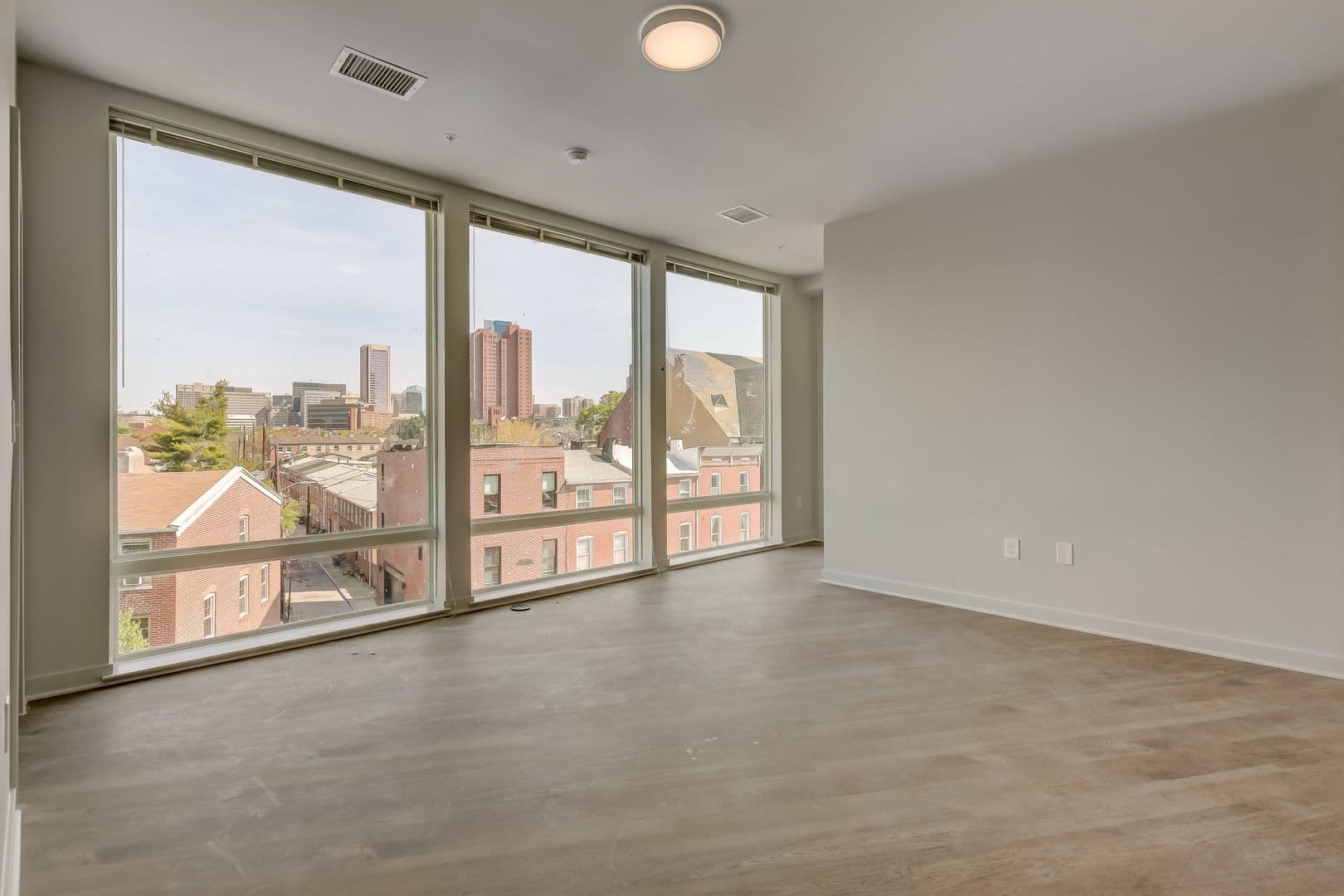 Baltimore Apartment: 115 W Hamburg