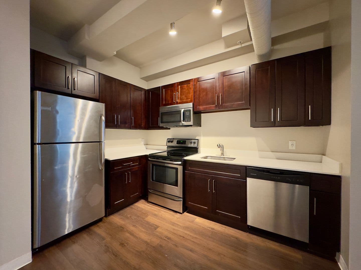Baltimore Apartment: 10 N Calvert St