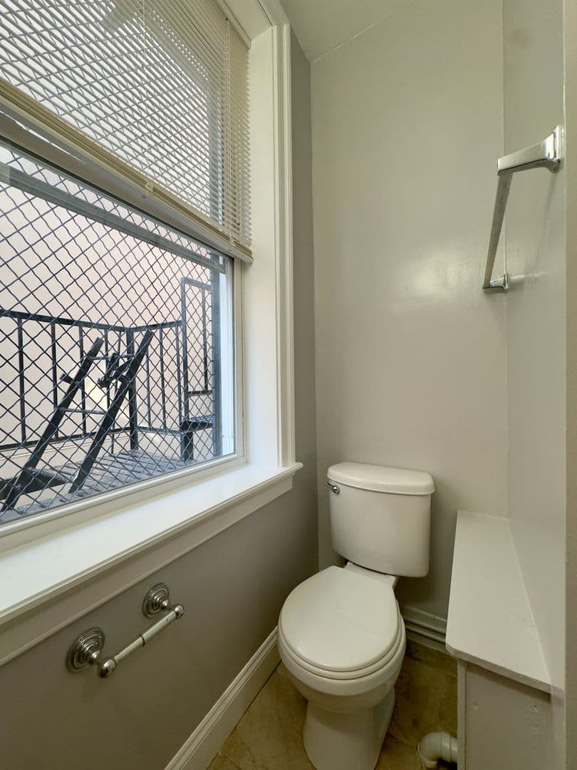 Baltimore Apartment: 817 Park Ave