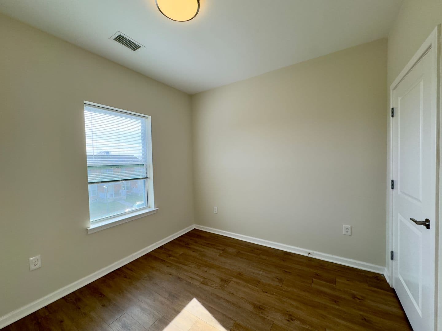 Baltimore Apartment: 4909 Hamilton Ave