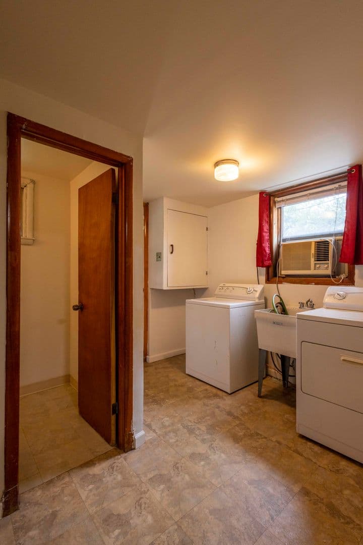 Baltimore Apartment: 4806 Sipple Ave