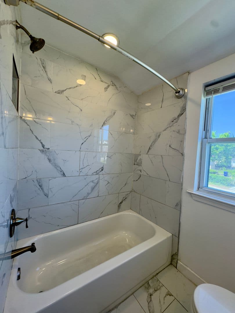 Baltimore Townhome: 5781 Edgepark Rd