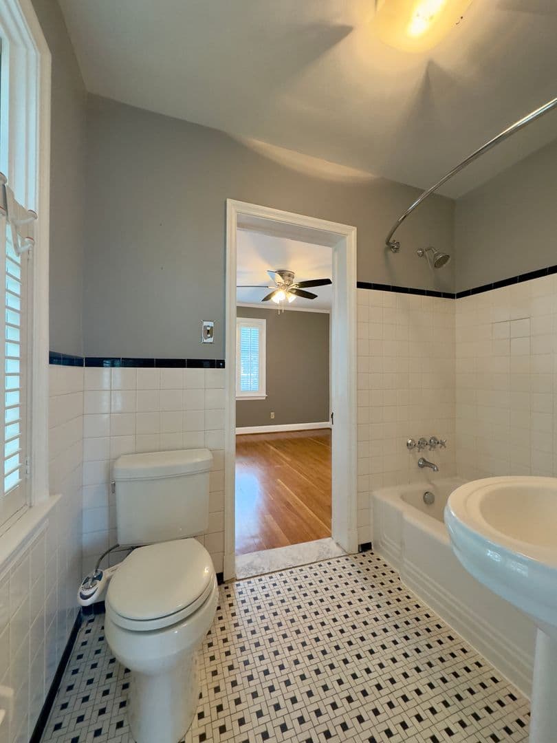 Baltimore House: 115 E Northern Pkwy