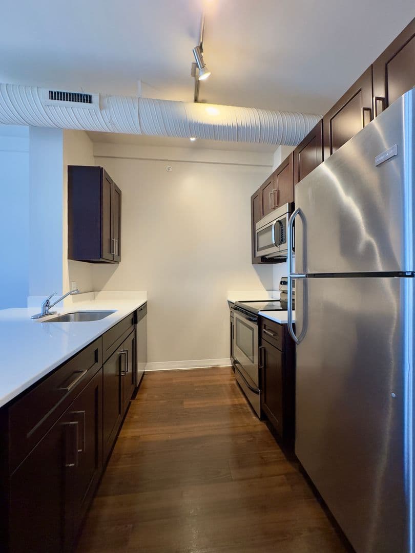 Baltimore Apartment: 10 N Calvert St