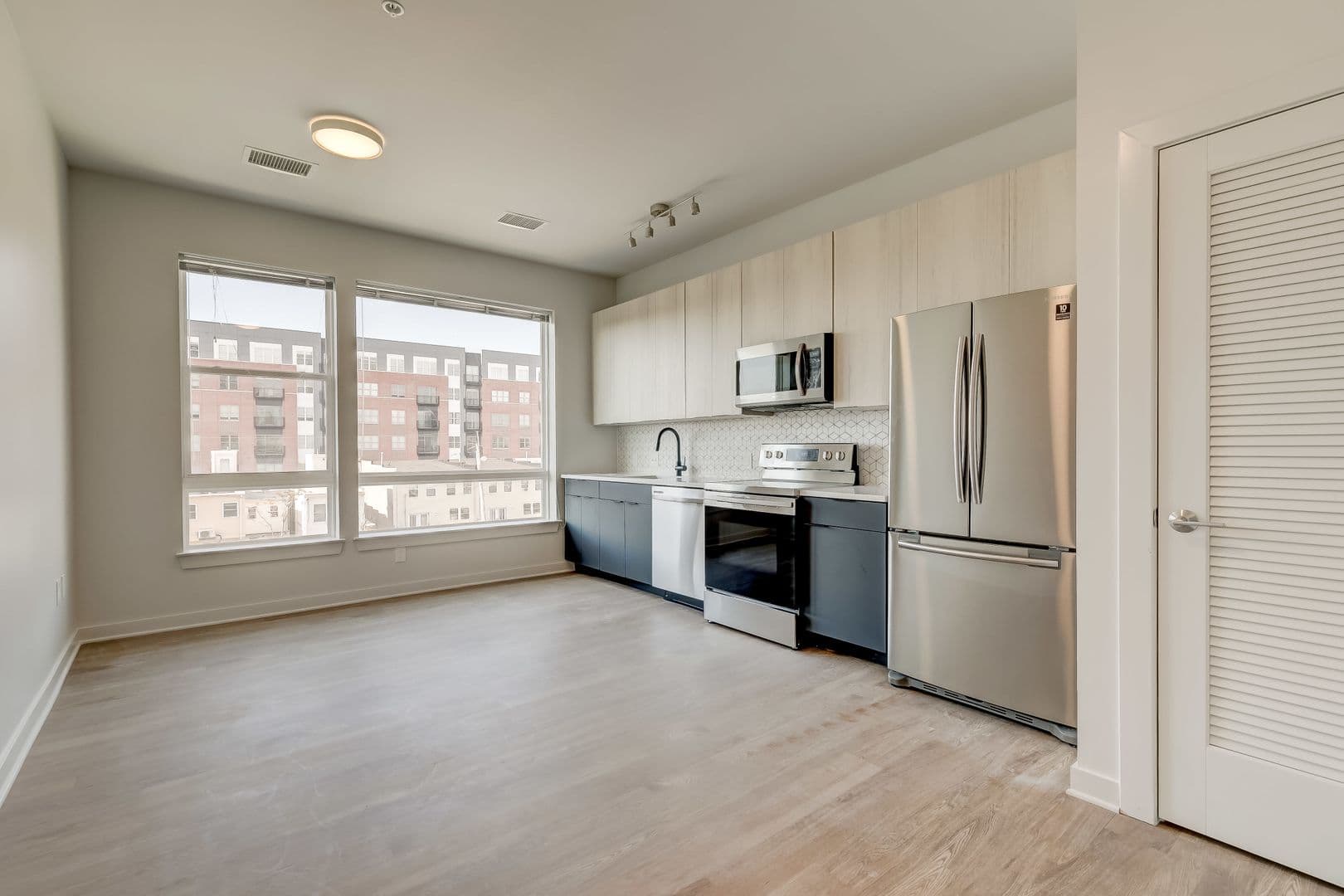 Baltimore Apartment: 115 W Hamburg