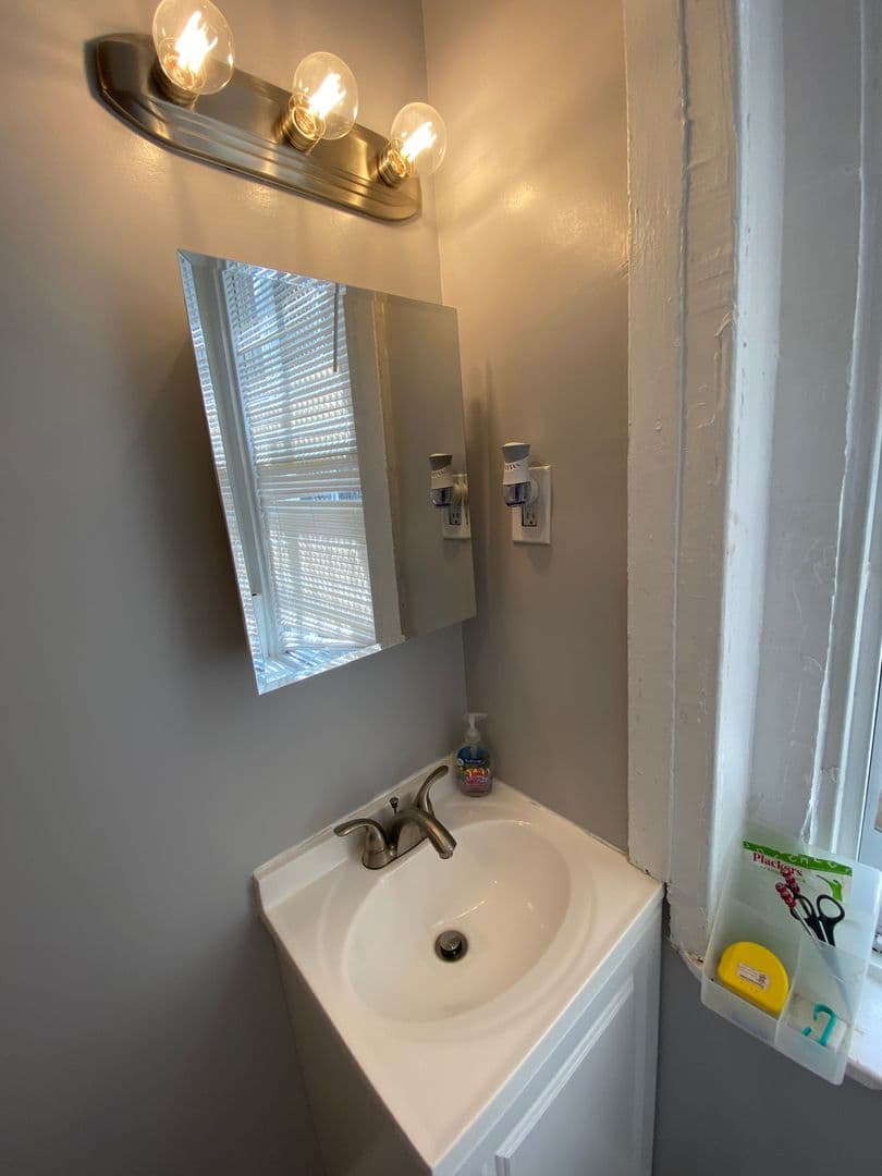 Baltimore Apartment: 1322-1324 Eutaw Pl