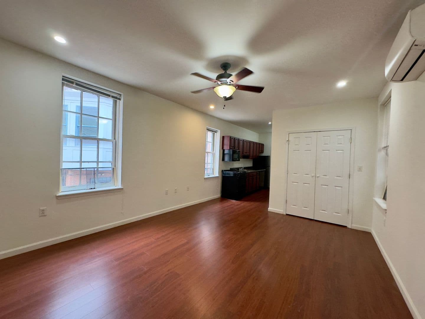 Baltimore Apartment: 8 & 21 E Eager Street