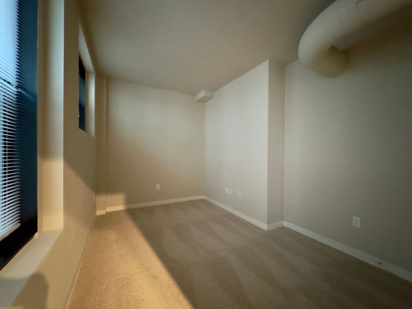 Baltimore Apartment: 10 N Calvert St