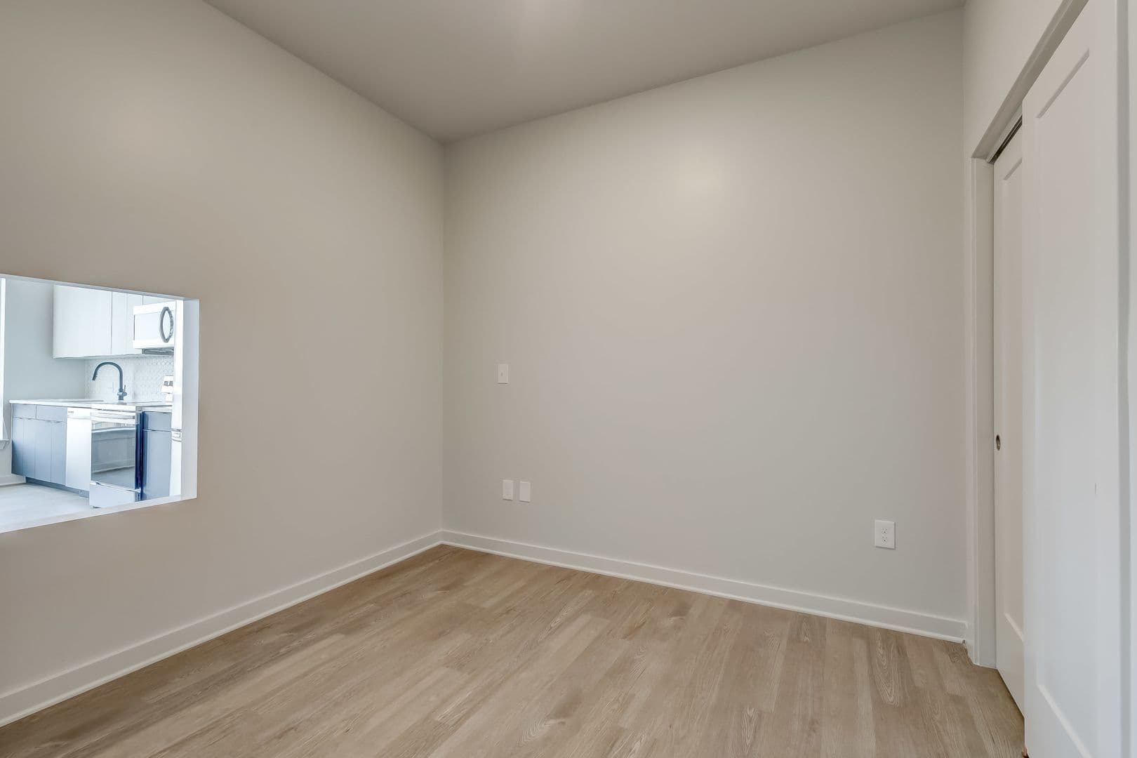 Baltimore Apartment: 115 W Hamburg