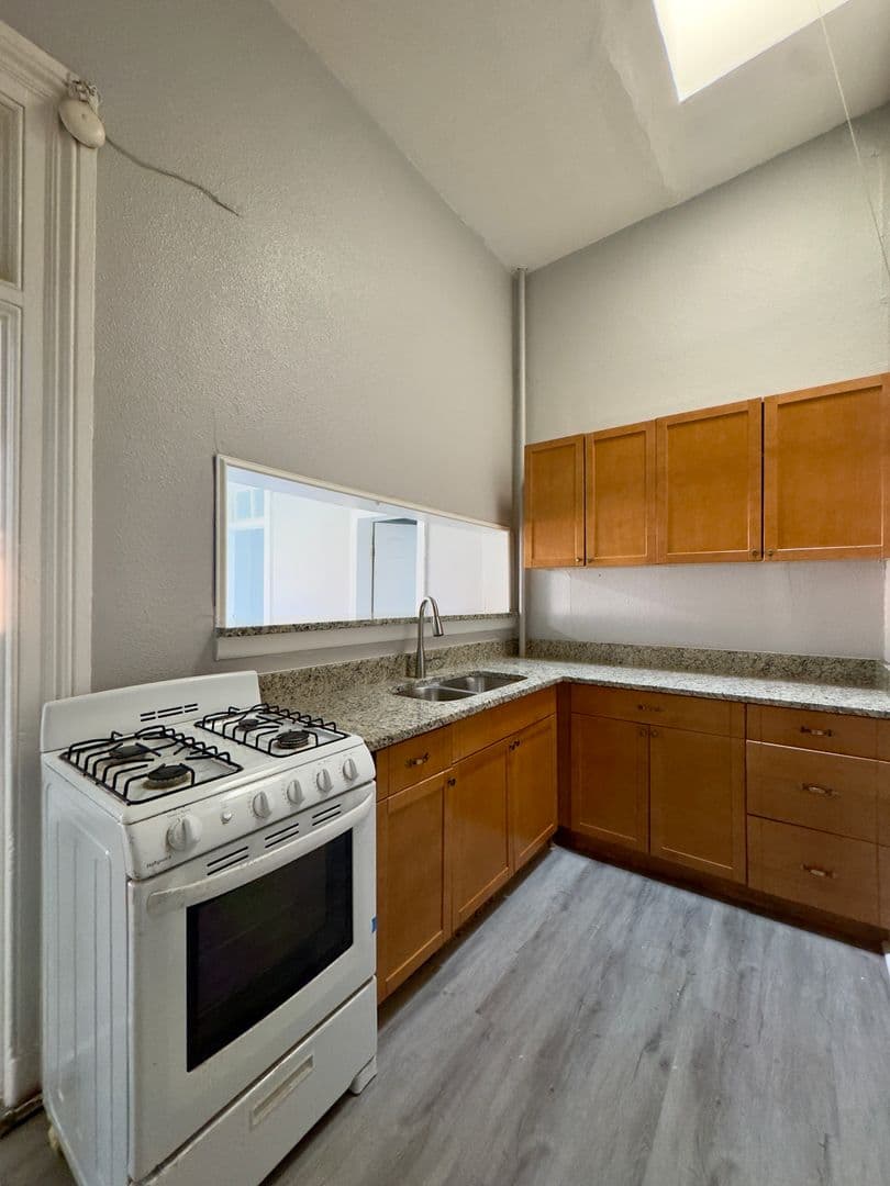 Baltimore Apartment: 1322-1324 Eutaw Pl