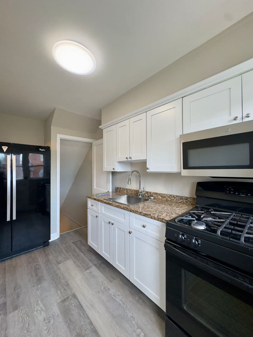 Baltimore Townhome: 433 Oakwood Rd