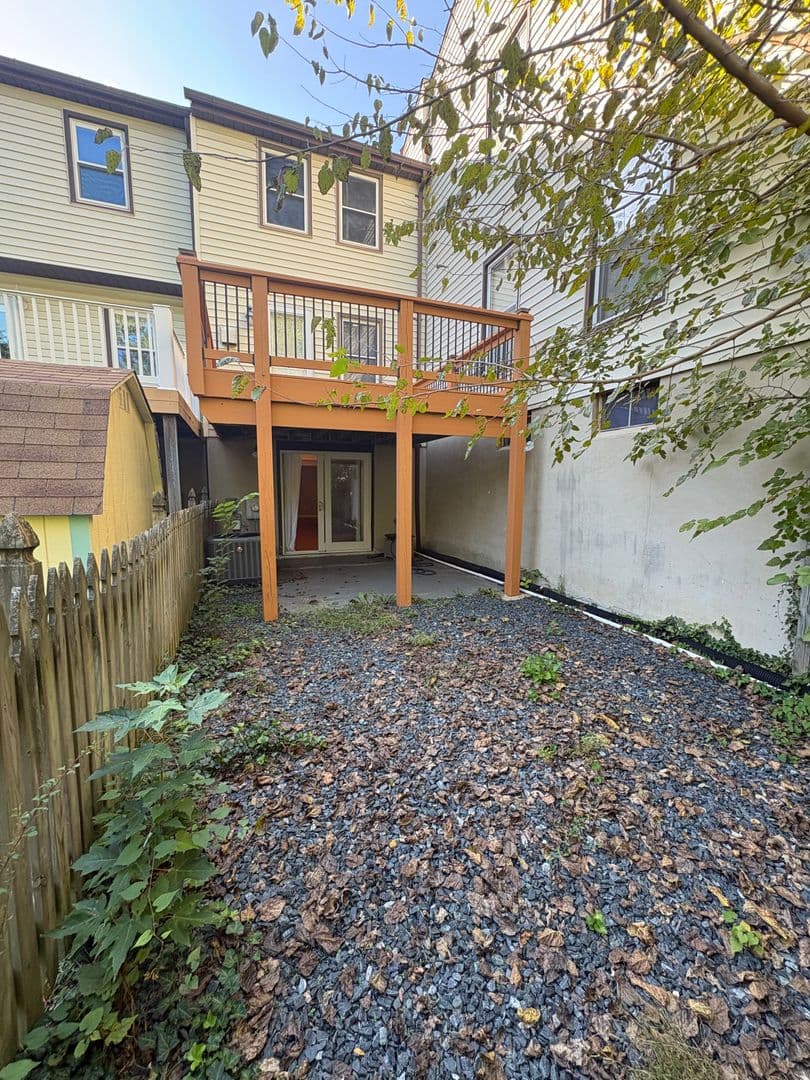 Nottingham Townhome: 8535 Gradien Dr