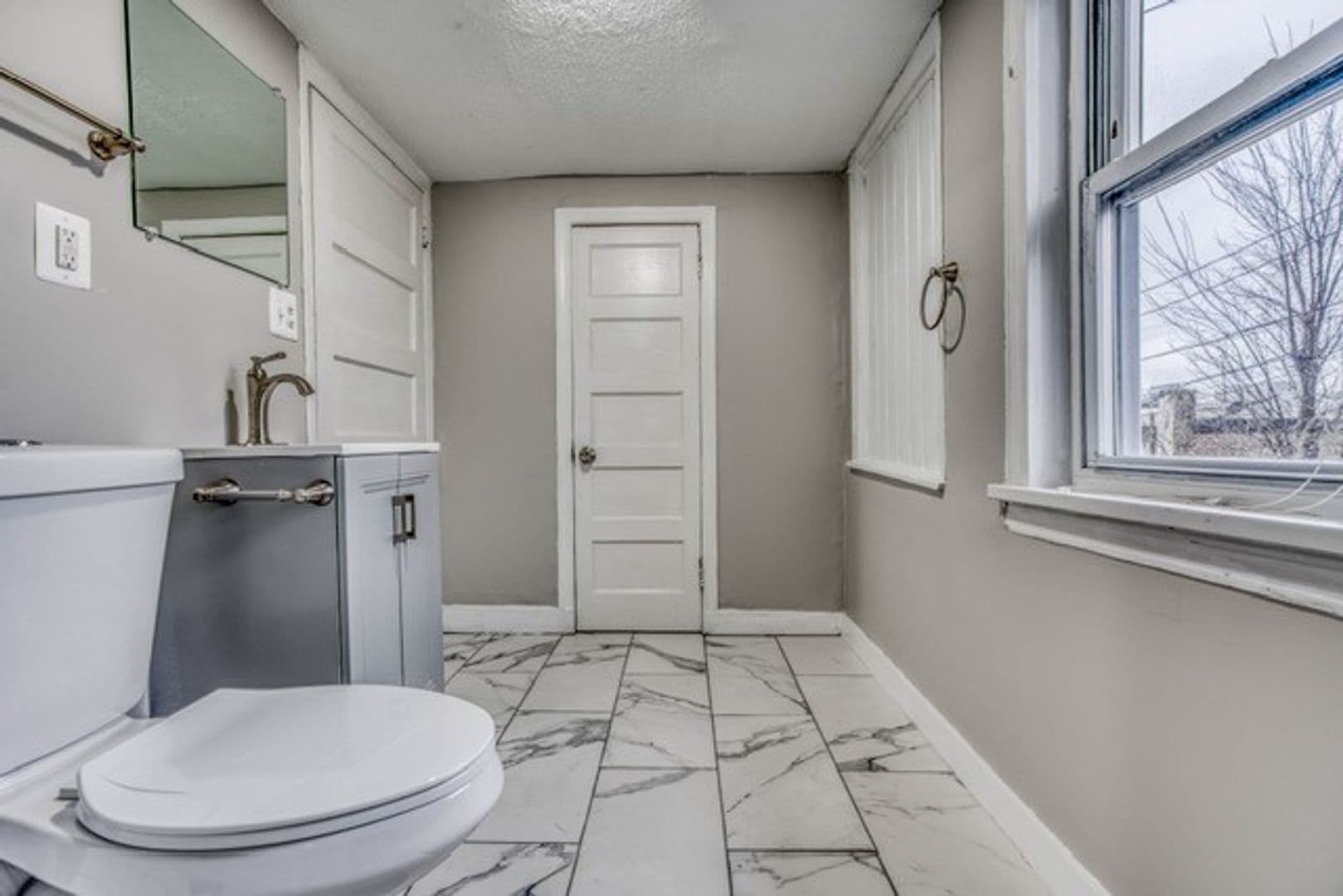 Baltimore Apartment: 102 S Wolfe Street