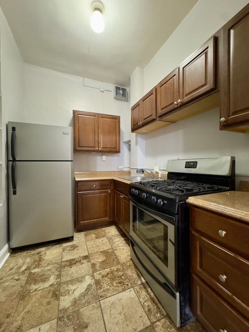 Baltimore Apartment: 1322-1324 Eutaw Pl