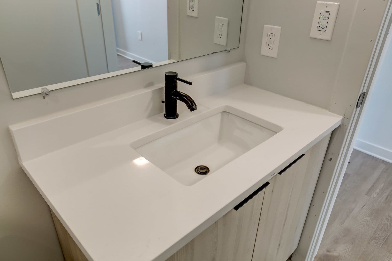 Baltimore Apartment: 115 W Hamburg
