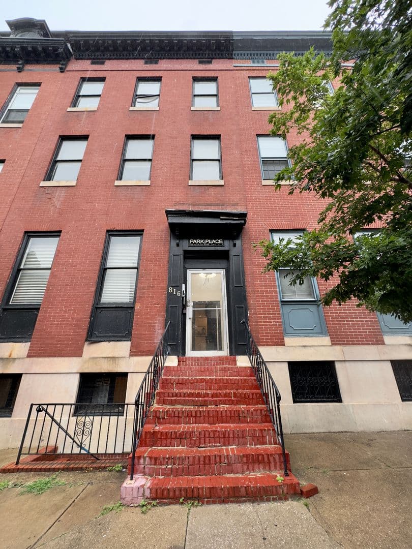 Baltimore Apartment: 816 Park Ave