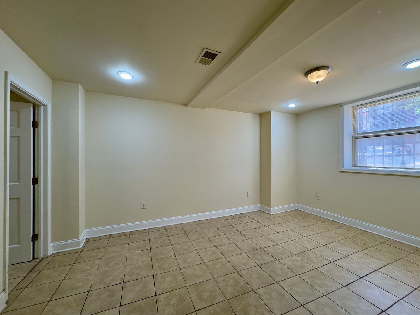 Baltimore Apartment: 2401 Brookfield Ave