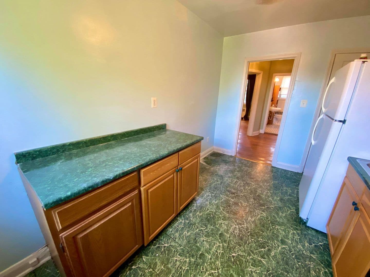 Baltimore Apartment: 6125 Parkway Dr