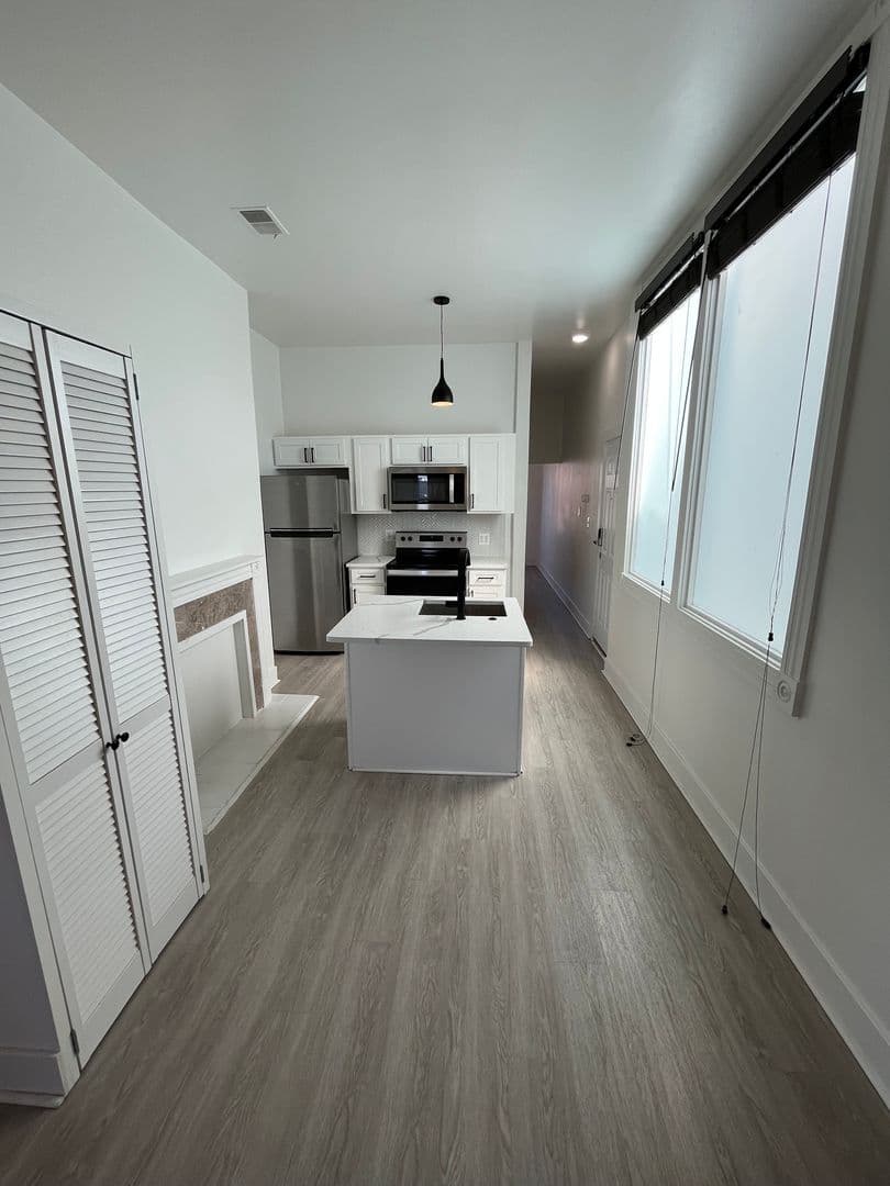 Baltimore Apartment: 1720 St. Paul Street