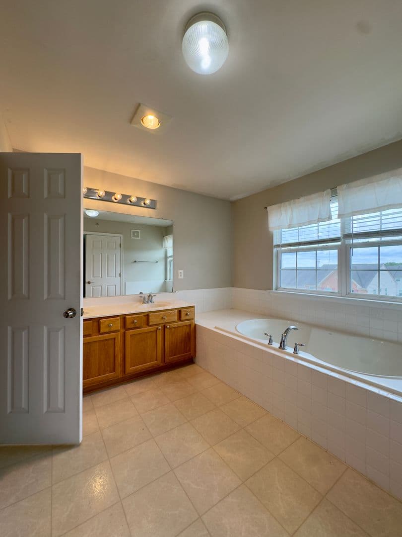 Havre De Grace Townhome: 170 Mohegan Dr
