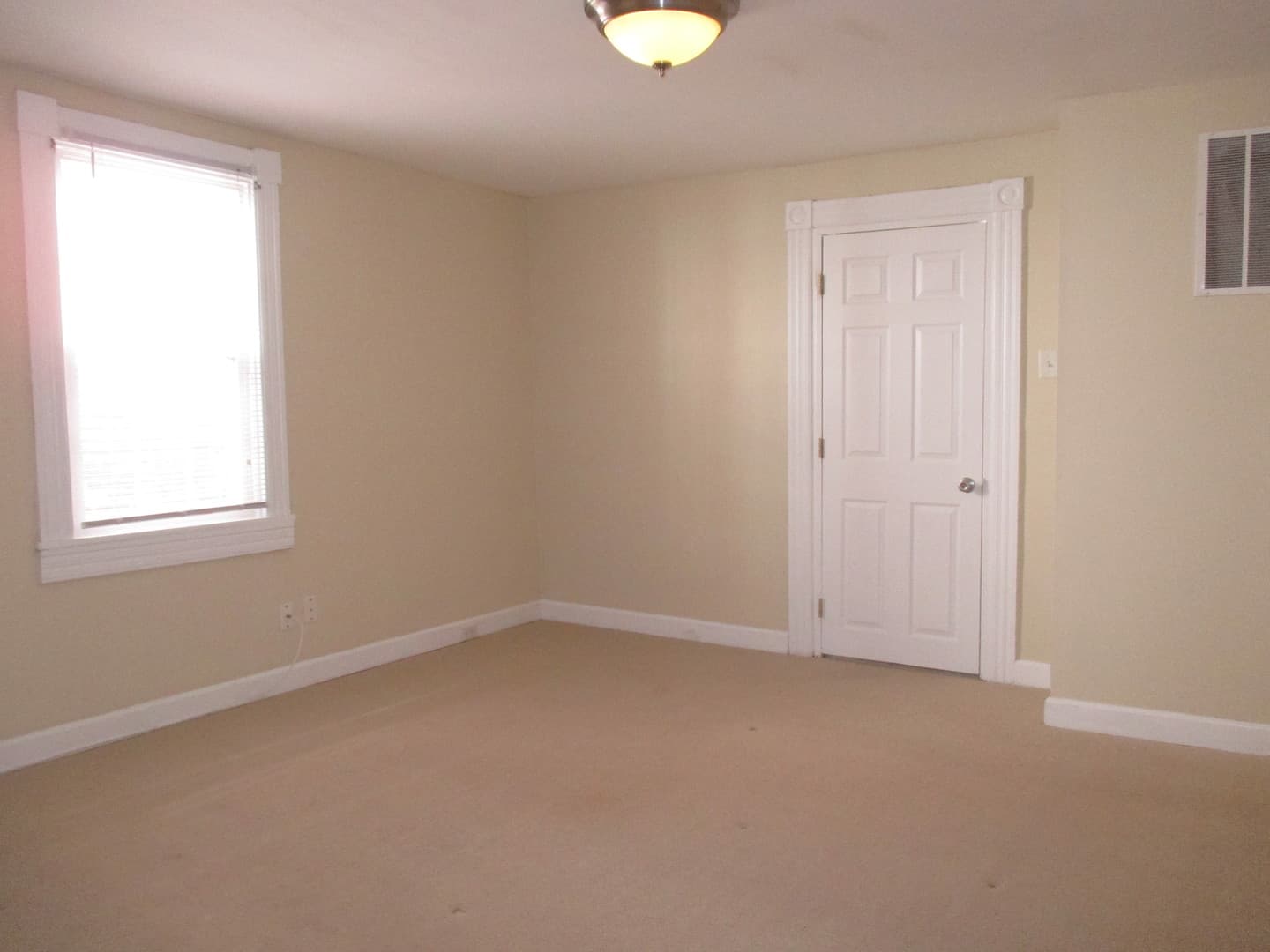 Baltimore House: 3539 Falls Rd