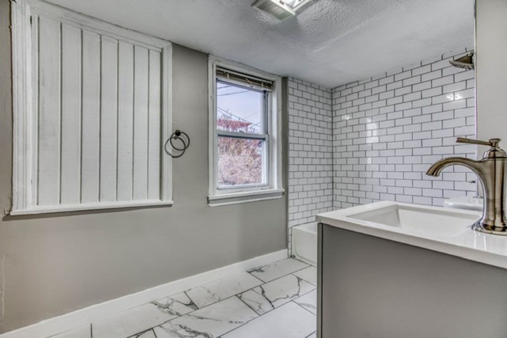 Baltimore Apartment: 102 S Wolfe Street