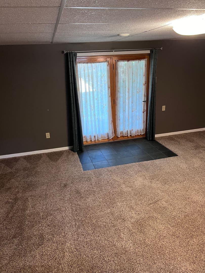 Nottingham Townhome: 14 Minte Dr