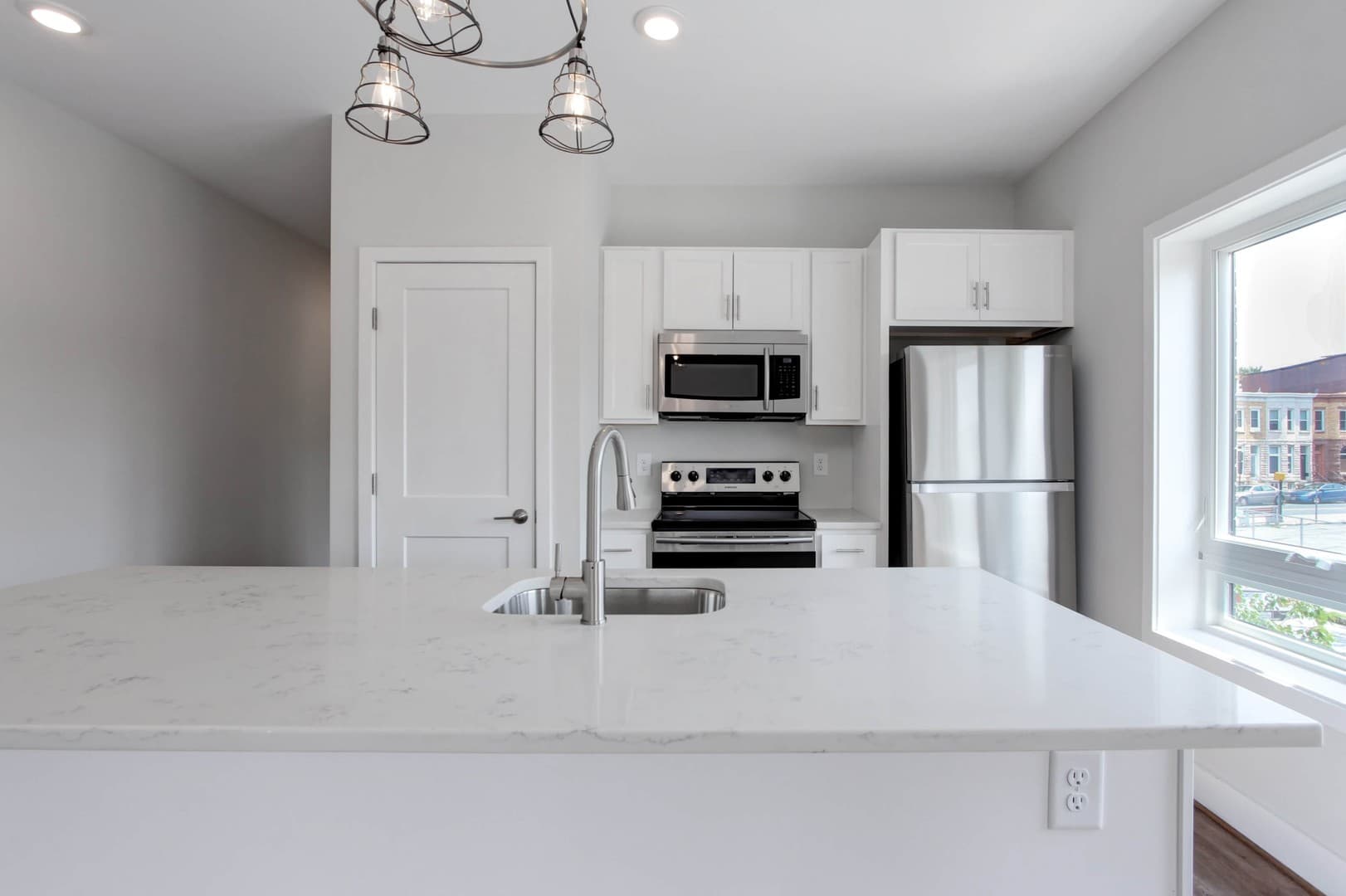 Baltimore Apartment: 1238 Light St