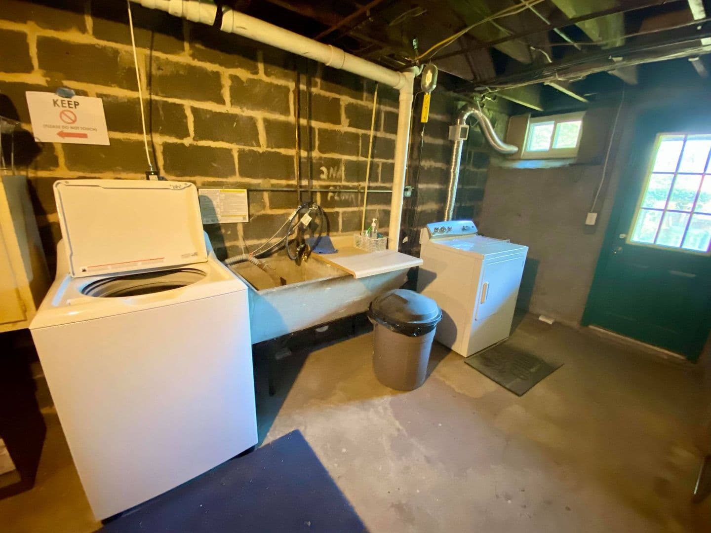 Baltimore Apartment: 6125 Parkway Dr