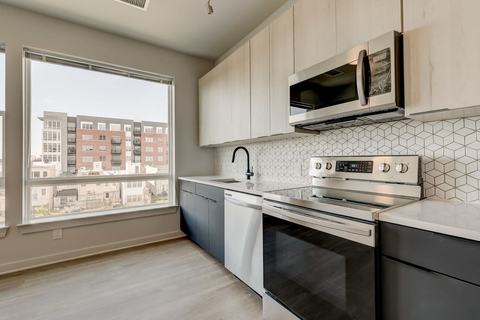 Baltimore Apartment: 115 W Hamburg