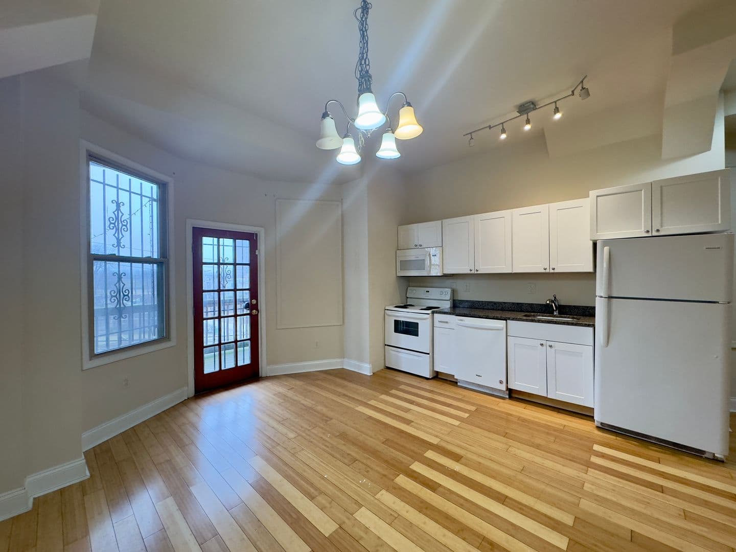 Baltimore Apartment: 2401 Brookfield Ave