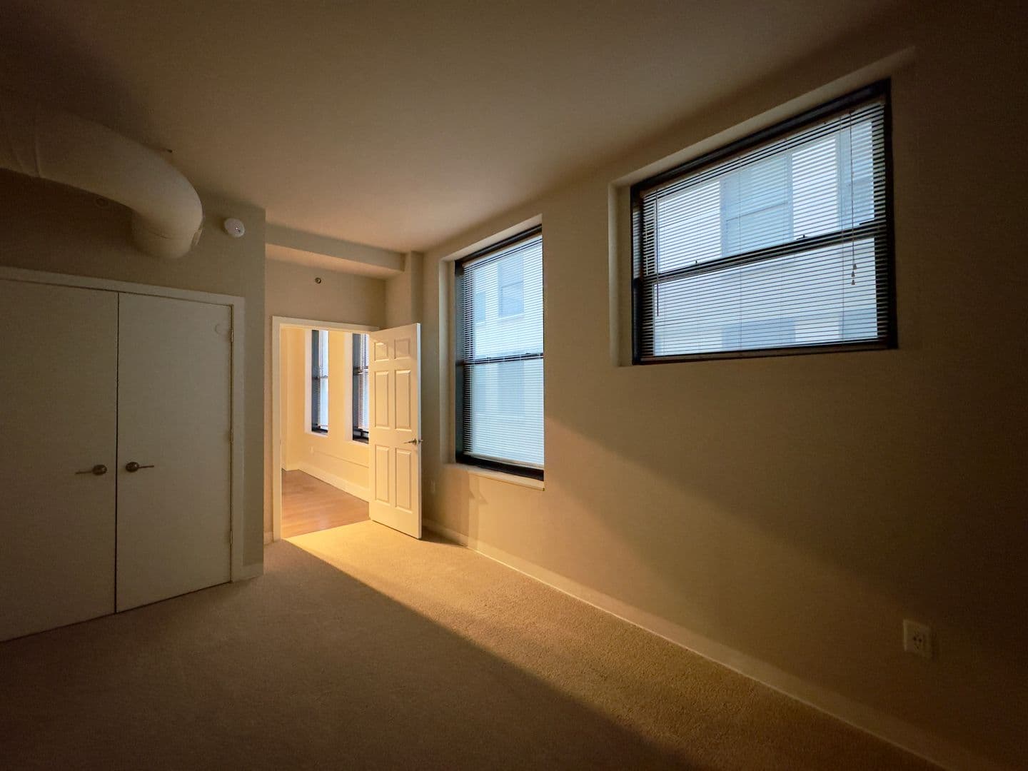Baltimore Apartment: 10 N Calvert St