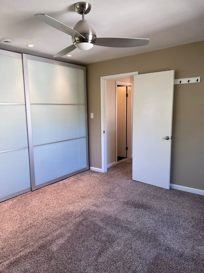 Nottingham Townhome: 14 Minte Dr