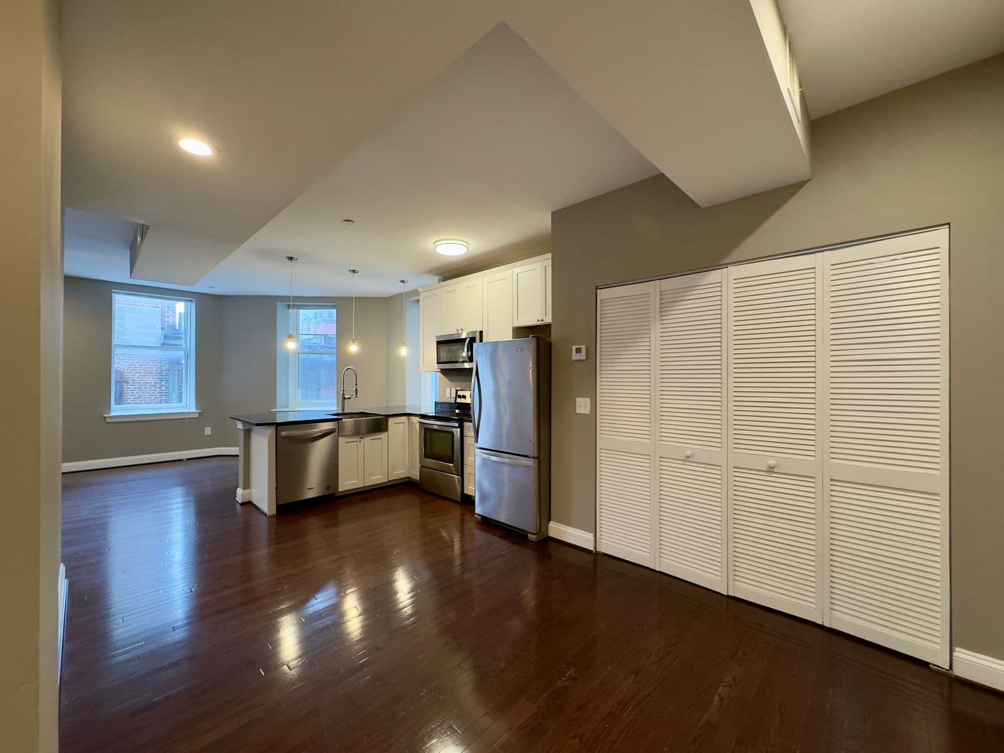 Baltimore Apartment: 208-210 E Redwood St