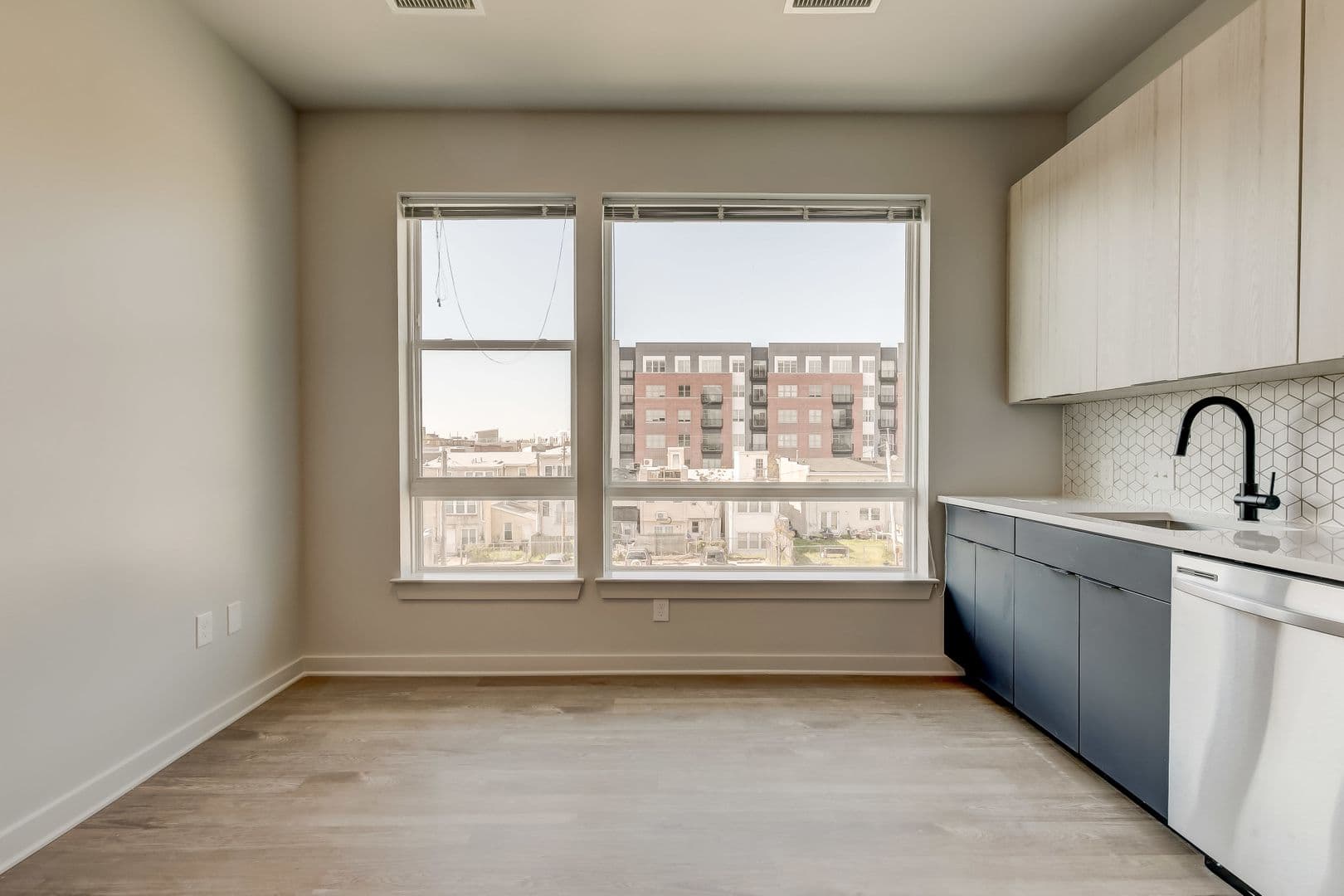 Baltimore Apartment: 115 W Hamburg