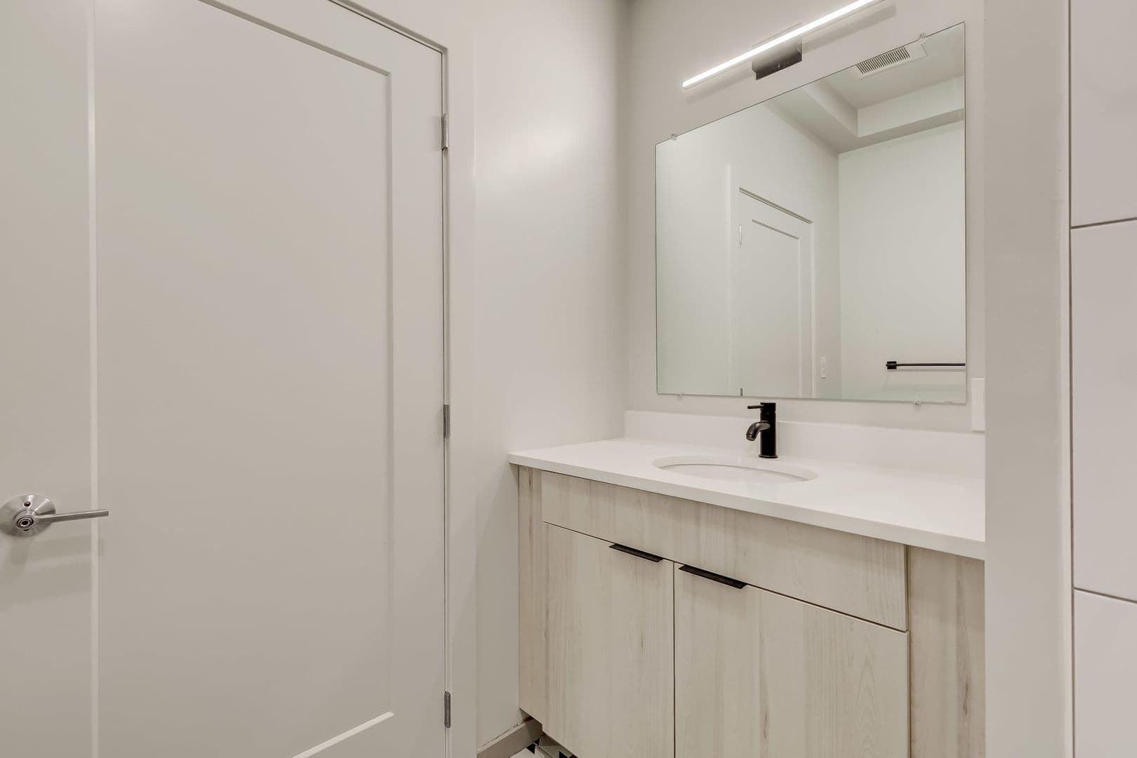 Baltimore Apartment: 115 W Hamburg