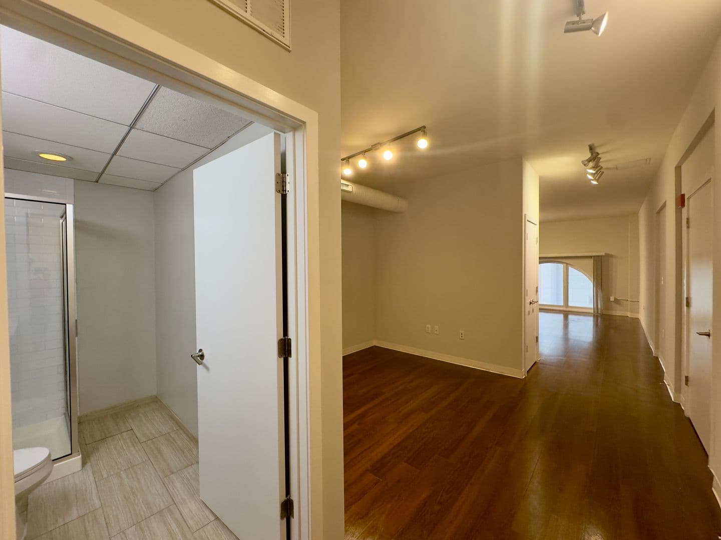 Baltimore Apartment: 10 N Calvert St