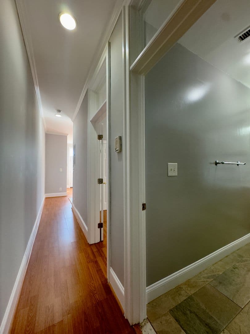 Baltimore Apartment: 817 Park Ave