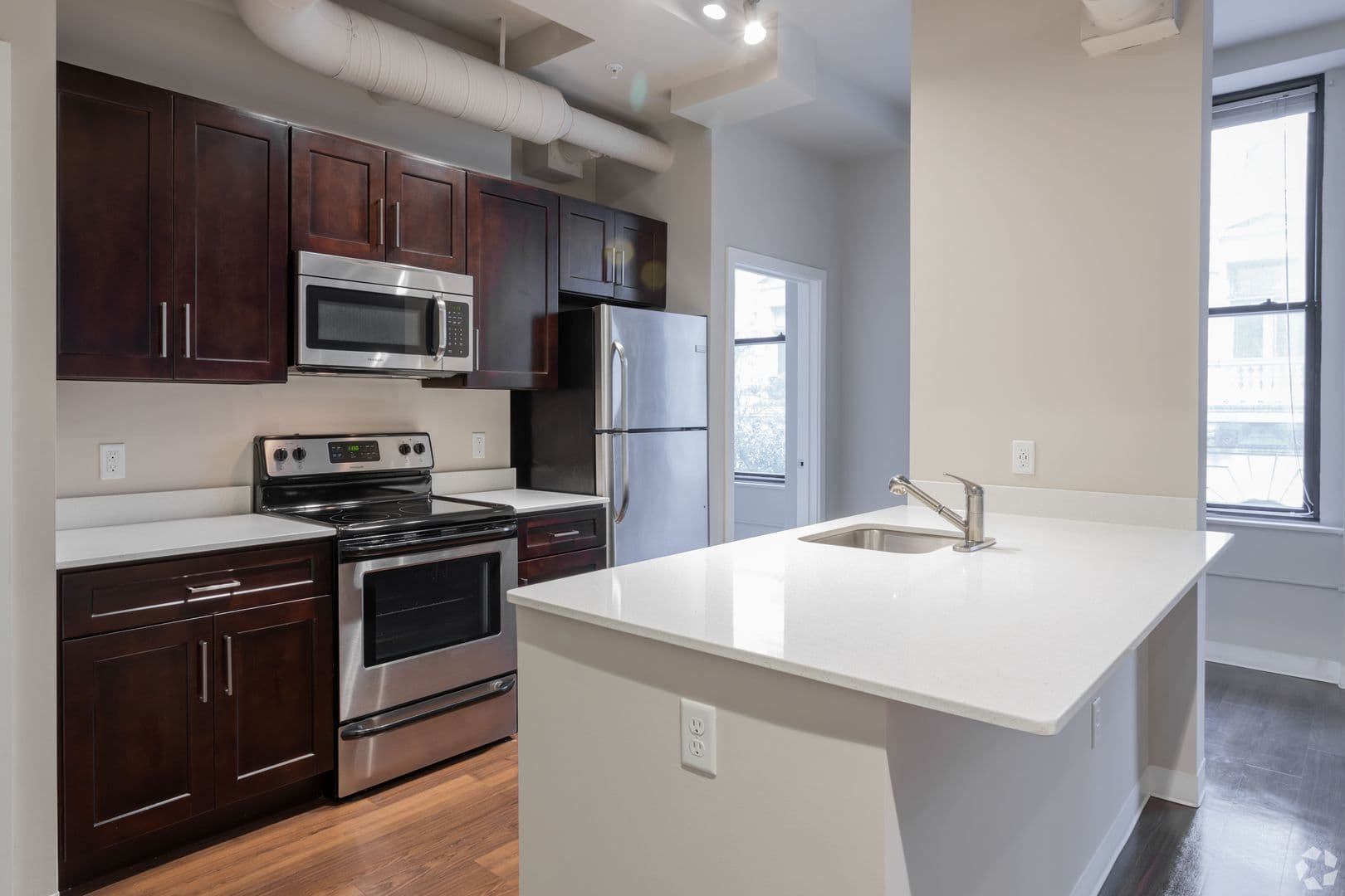 Baltimore Apartment: 10 N Calvert St