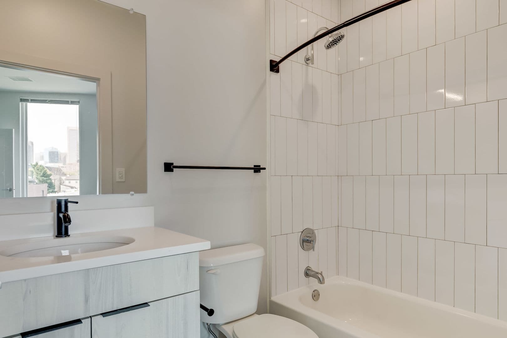 Baltimore Apartment: 115 W Hamburg