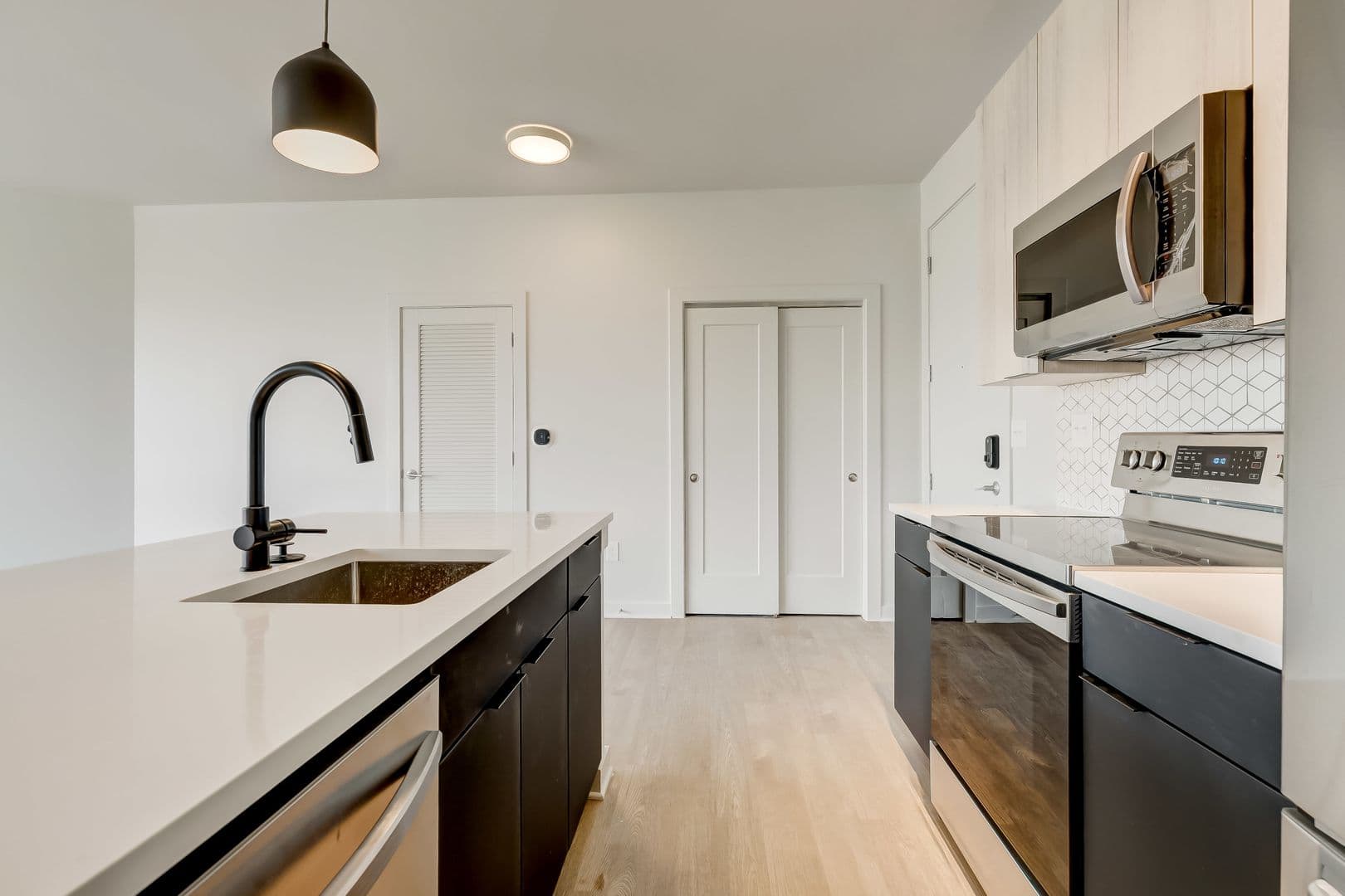 Baltimore Apartment: 115 W Hamburg