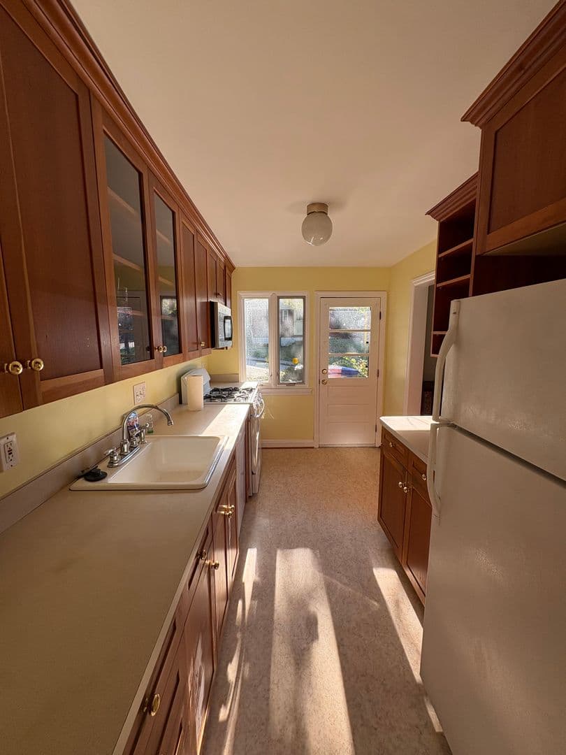 Baltimore House: 2711 Glen Ave