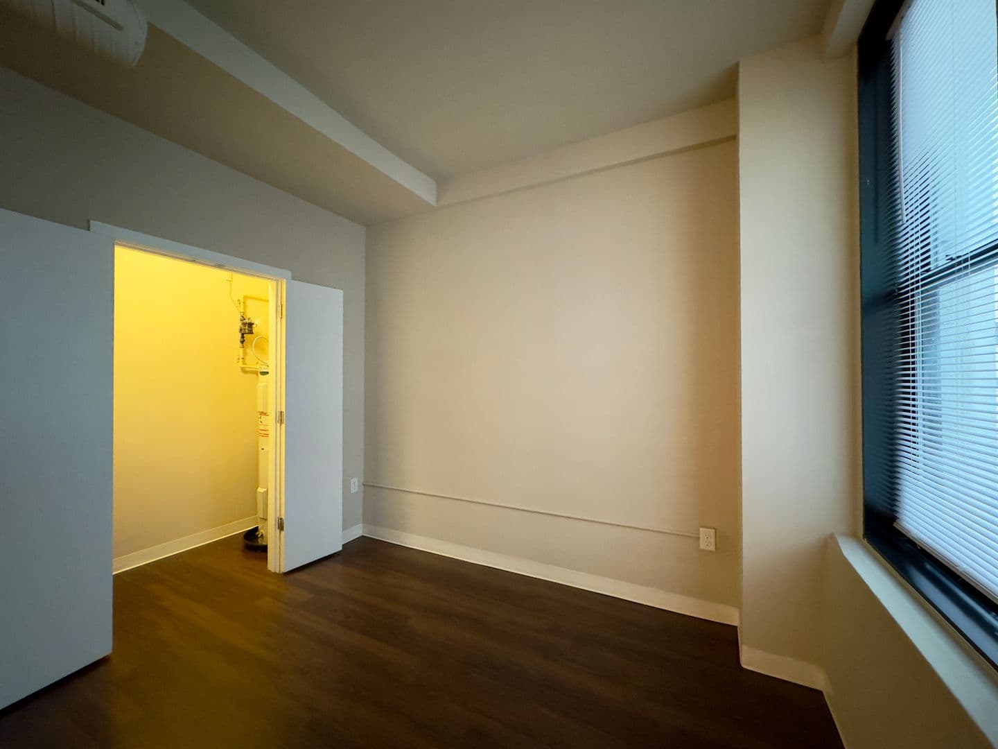 Baltimore Apartment: 10 N Calvert St